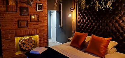 The Waterside Bar Rooms & Restaurant