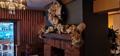 The Waterside Bar Rooms & Restaurant