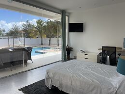 Luxury 4 bed Villa - Private Pool - Sleeps 8
