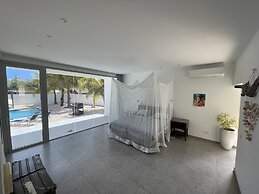 Luxury 4 bed Villa - Private Pool - Sleeps 8