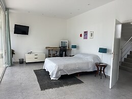 Luxury 4 bed Villa - Private Pool - Sleeps 8