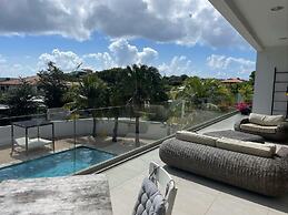 Luxury 4 bed Villa - Private Pool - Sleeps 8