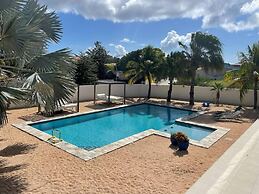 Luxury 4 bed Villa - Private Pool - Sleeps 8