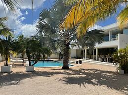Luxury 4 bed Villa - Private Pool - Sleeps 8
