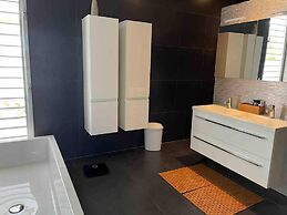 Luxury 4 bed Villa - Private Pool - Sleeps 8