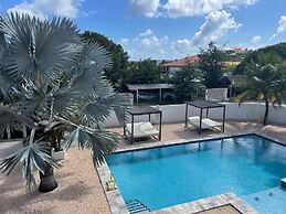 Luxury 4 bed Villa - Private Pool - Sleeps 8