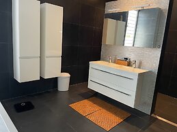 Luxury 4 bed Villa - Private Pool - Sleeps 8