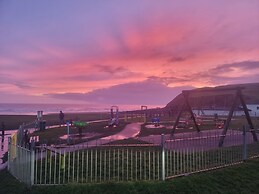 Impeccable Beachfront 2-bed Cottage in St Bees
