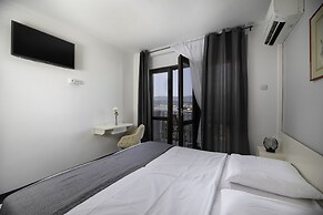 Meliores Rooms & Restaurant