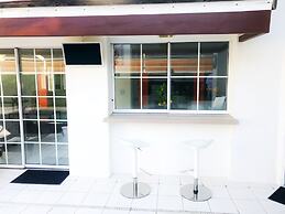 Sunrise Villa 3 Bedroom Home by Redawning