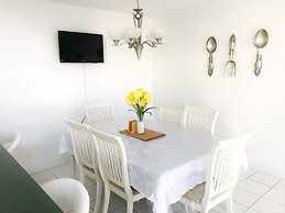 Sunrise Villa 3 Bedroom Home by Redawning