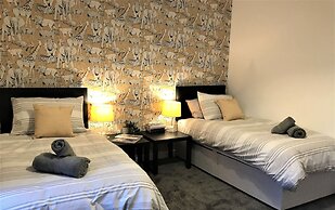 Stylish Modern 3-bed House nr Manchester City ctr