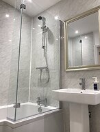 Stylish Modern 3-bed House nr Manchester City ctr