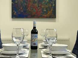 Stylish Modern 3-bed House nr Manchester City ctr