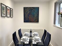 Stylish Modern 3-bed House nr Manchester City ctr