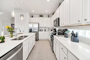 Golf Hideaway With Lake View! Modern Decor and Game Room With Multiple