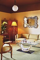Ulysses, an Ash Hotel