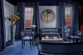 Ulysses, an Ash Hotel