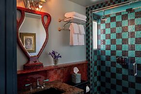 Ulysses, an Ash Hotel