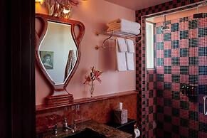 Ulysses, an Ash Hotel