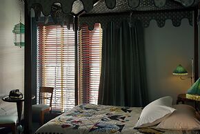 Ulysses, an Ash Hotel