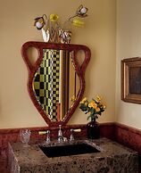 Ulysses, an Ash Hotel