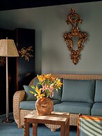 Ulysses, an Ash Hotel