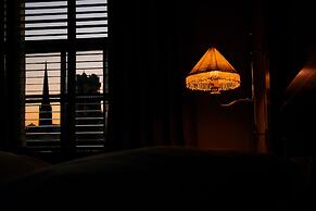 Ulysses, an Ash Hotel