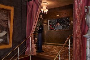 Ulysses, an Ash Hotel