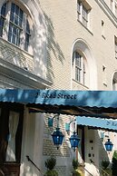 Ulysses, an Ash Hotel