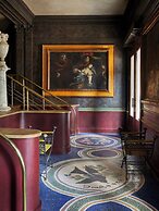 Ulysses, an Ash Hotel