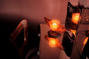 Ulysses, an Ash Hotel