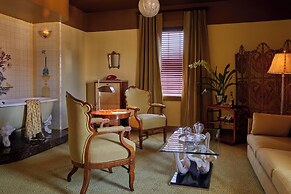 Ulysses, an Ash Hotel