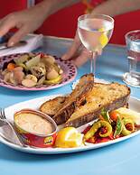 Ulysses, an Ash Hotel