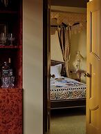 Ulysses, an Ash Hotel