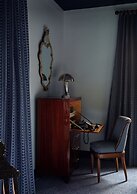 Ulysses, an Ash Hotel