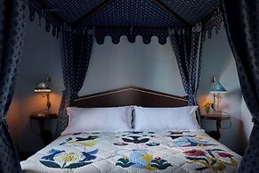 Ulysses, an Ash Hotel