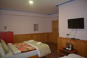 Rufina Lachung De'Crown