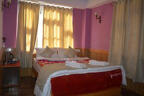 Rufina Lachung De'Crown