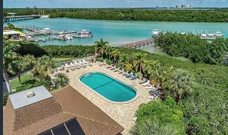 Sea Isles Bonita Beach 2 Bedroom Condo by Redawning