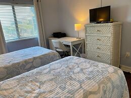 Sea Isles Bonita Beach 2 Bedroom Condo by Redawning