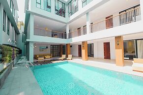 Atsuka Hill View 8BR Vila with Private Heated Pool