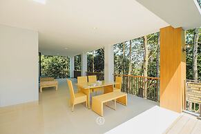 Atsuka Hill View 8BR Vila with Private Heated Pool