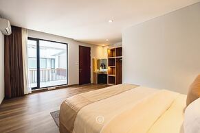 Atsuka Hill View 8BR Vila with Private Heated Pool