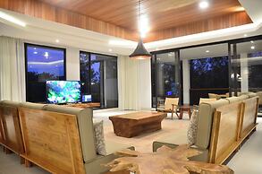 Atsuka Hill View 8BR Vila with Private Heated Pool