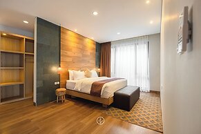 Atsuka Hill View 8BR Vila with Private Heated Pool