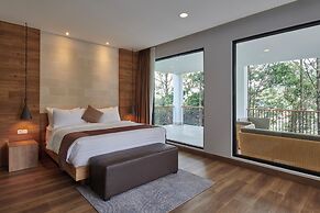 Atsuka Hill View 8BR Vila with Private Heated Pool