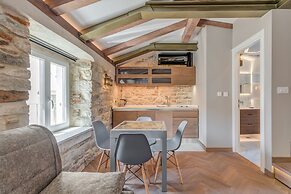 Split Palace Luxury Retreat