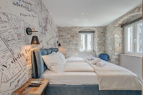 Split Palace Luxury Retreat