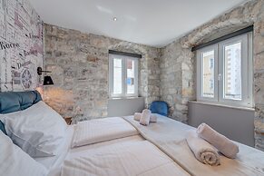 Split Palace Luxury Retreat